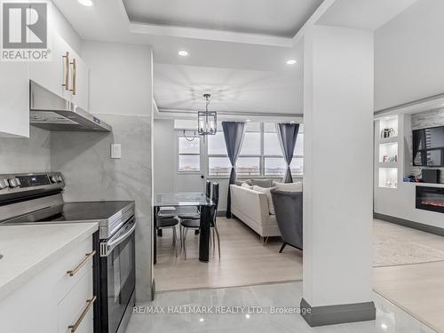 1206 - 2550 Pharmacy Avenue, Toronto, ON - Indoor Photo Showing Kitchen