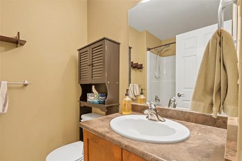 10412 Sherman Drive, Lake Country, BC - Indoor Photo Showing Bathroom