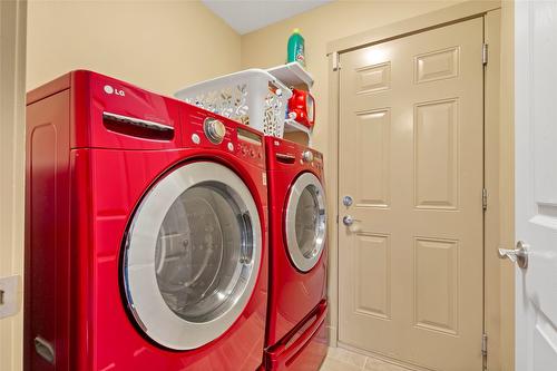 10412 Sherman Drive, Lake Country, BC - Indoor Photo Showing Laundry Room