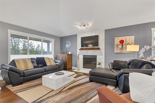 10412 Sherman Drive, Lake Country, BC - Indoor Photo Showing Living Room With Fireplace