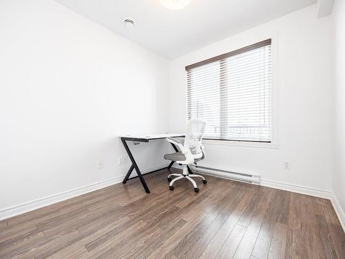 Bedroom - 412-2555 Rue Grenet, Montréal (Saint-Laurent), QC - Indoor Photo Showing Office