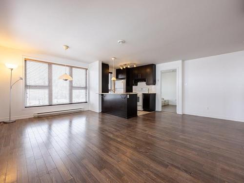 Living room - 412-2555 Rue Grenet, Montréal (Saint-Laurent), QC - Indoor