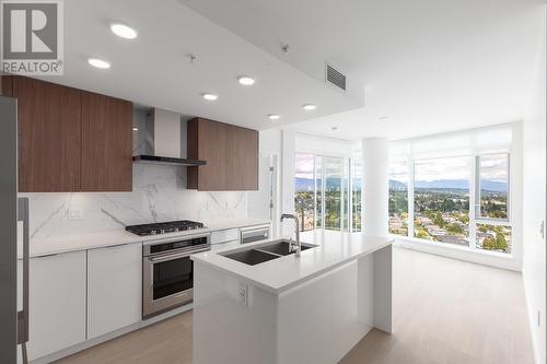 2507 7769 Park Crescent, Burnaby, BC - Indoor Photo Showing Kitchen With Double Sink With Upgraded Kitchen