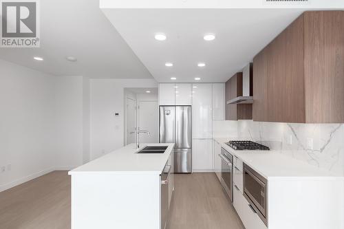 2507 7769 Park Crescent, Burnaby, BC - Indoor Photo Showing Kitchen With Double Sink With Upgraded Kitchen