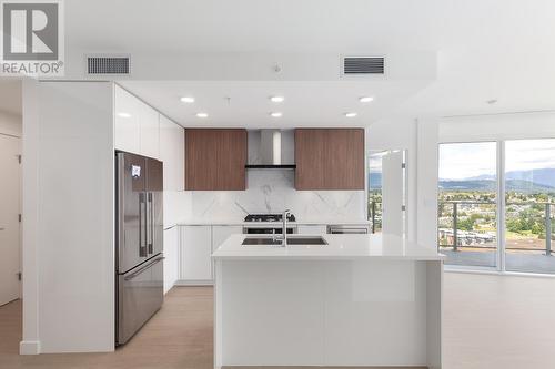 2507 7769 Park Crescent, Burnaby, BC - Indoor Photo Showing Kitchen With Double Sink With Upgraded Kitchen