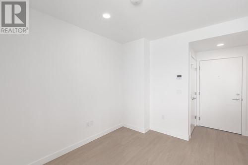 2507 7769 Park Crescent, Burnaby, BC - Indoor Photo Showing Other Room