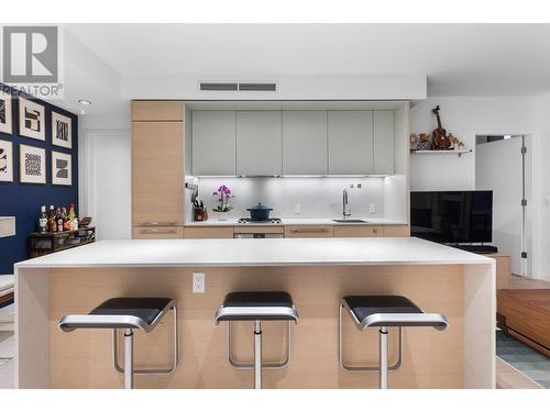 3601 1289 Hornby Street, Vancouver, BC - Indoor Photo Showing Kitchen