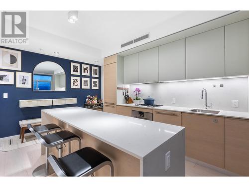 3601 1289 Hornby Street, Vancouver, BC - Indoor Photo Showing Kitchen