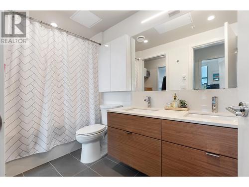 403 2446 Shaughnessy Street, Port Coquitlam, BC - Indoor Photo Showing Bathroom