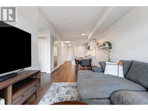 403 2446 Shaughnessy Street, Port Coquitlam, BC - Indoor Photo Showing Living Room