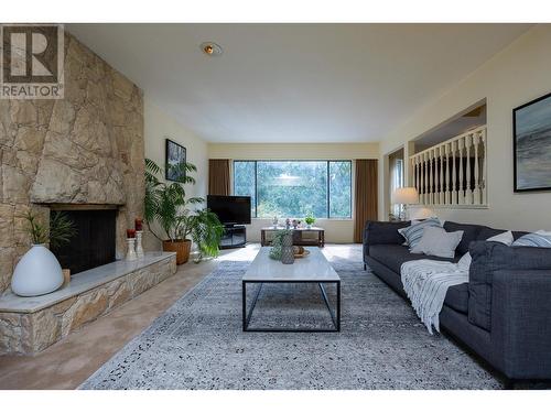 864 Wellington Drive, North Vancouver, BC - Indoor Photo Showing Living Room With Fireplace