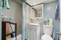 Lower suite: full bathroom - 