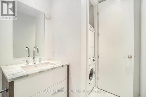 1010 - 111 Champagne Avenue S, Ottawa, ON - Indoor Photo Showing Laundry Room