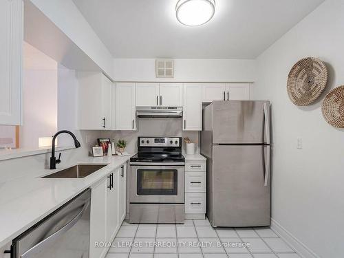 1716-30 Greenfield Ave, Toronto, ON - Indoor Photo Showing Kitchen