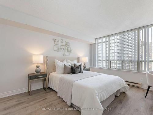 1716-30 Greenfield Ave, Toronto, ON - Indoor Photo Showing Bedroom