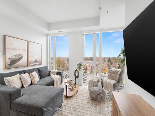 701-90 Glen Everest Rd, Toronto, ON - Indoor Photo Showing Living Room