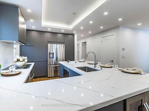 30 Heatherglen Rd, Toronto, ON - Indoor Photo Showing Kitchen With Stainless Steel Kitchen With Upgraded Kitchen