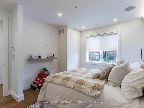 30 Heatherglen Rd, Toronto, ON - Indoor Photo Showing Bedroom