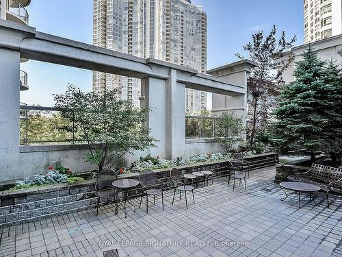 1705-35 Kingsbridge Garden Circ, Mississauga, ON - Outdoor