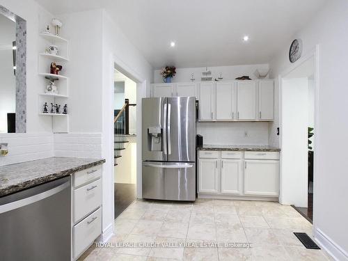 115 Clarence St, Brampton, ON - Indoor Photo Showing Kitchen With Stainless Steel Kitchen