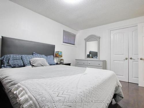 115 Clarence St, Brampton, ON - Indoor Photo Showing Bedroom