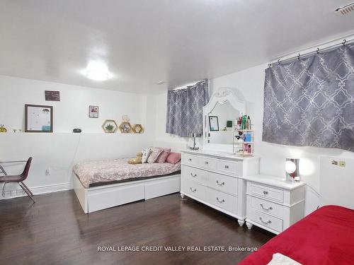 115 Clarence St, Brampton, ON - Indoor Photo Showing Bedroom