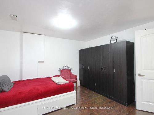 115 Clarence St, Brampton, ON - Indoor Photo Showing Bedroom