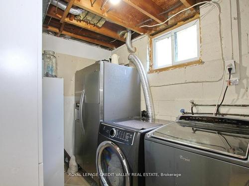 115 Clarence St, Brampton, ON - Indoor Photo Showing Laundry Room