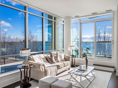 222-55 Merchants' Wharf, Toronto, ON - Indoor Photo Showing Living Room