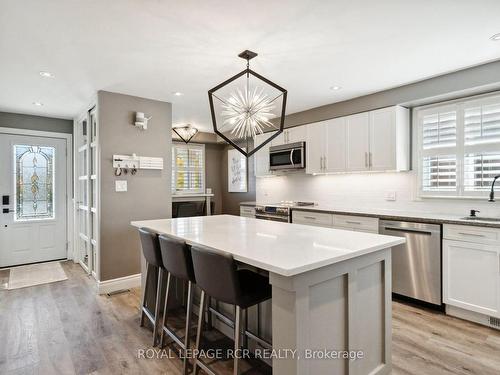 440 Mt Albion Rd, Hamilton, ON - Indoor Photo Showing Kitchen With Upgraded Kitchen