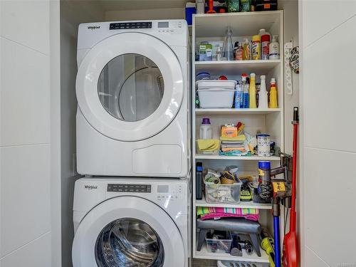 404-5120 Cordova Bay Rd, Saanich, BC - Indoor Photo Showing Laundry Room