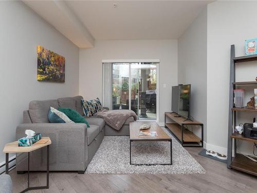 103-1000 Inverness Rd, Saanich, BC - Indoor Photo Showing Living Room