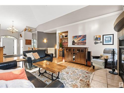 5819 110 St Nw, Edmonton, AB - Indoor Photo Showing Living Room