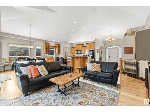 5819 110 St Nw, Edmonton, AB - Indoor Photo Showing Living Room