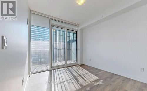 1011 - 8 Eglinton Avenue E, Toronto, ON - Indoor Photo Showing Other Room