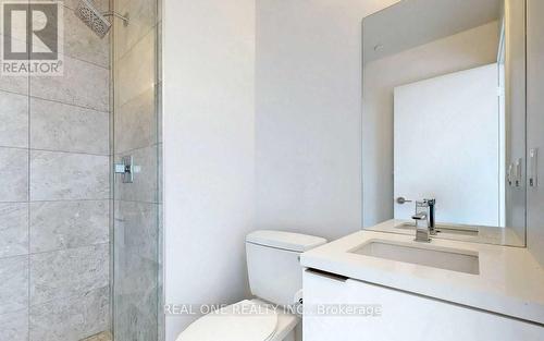 1011 - 8 Eglinton Avenue E, Toronto, ON - Indoor Photo Showing Bathroom