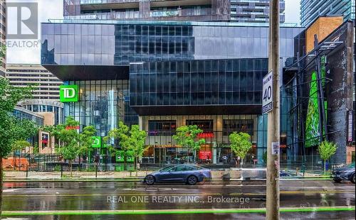 1011 - 8 Eglinton Avenue E, Toronto, ON - Outdoor With Balcony