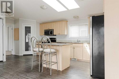 124 Fir Street, Fort Mcmurray, AB - Indoor Photo Showing Kitchen