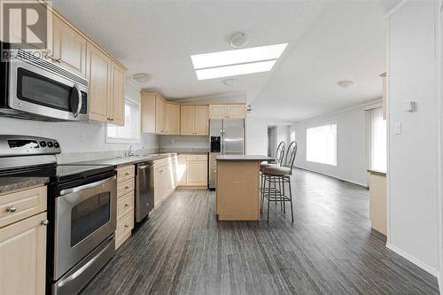 124 Fir Street, Fort Mcmurray, AB - Indoor Photo Showing Kitchen