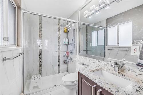 8035 123 Street, Surrey, BC - Indoor Photo Showing Bathroom