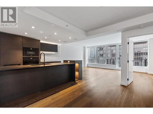 1003 620 Cardero Street, Vancouver, BC - Indoor Photo Showing Kitchen