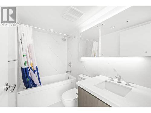 1507 8833 Hazelbridge Way, Richmond, BC - Indoor Photo Showing Bathroom