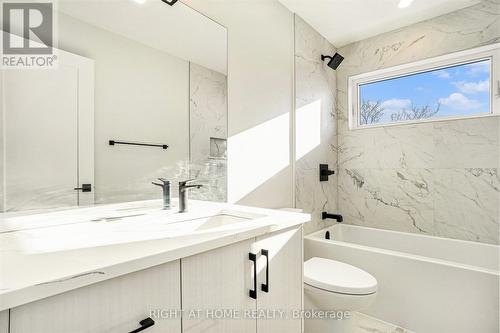 583 Codd'S Road N, Ottawa, ON - Indoor Photo Showing Bathroom