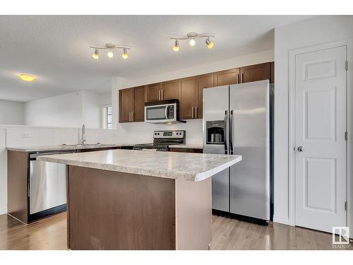 #35 2051 Towne Centre Bv Nw, Edmonton, AB - Indoor Photo Showing Kitchen With Stainless Steel Kitchen With Upgraded Kitchen