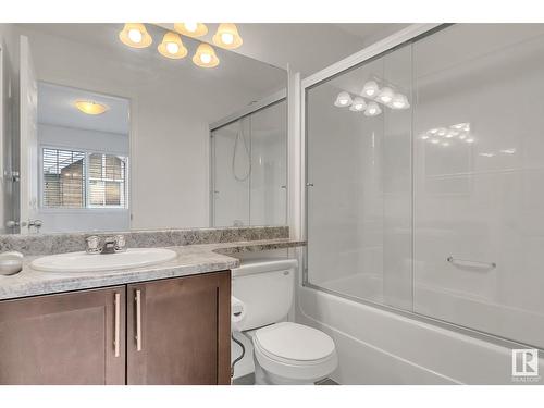 #35 2051 Towne Centre Bv Nw, Edmonton, AB - Indoor Photo Showing Bathroom