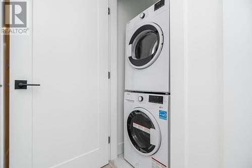 406 5399 Joyce Street, Vancouver, BC - Indoor Photo Showing Laundry Room