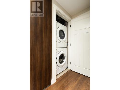 2606 2968 Glen Drive, Coquitlam, BC - Indoor Photo Showing Laundry Room