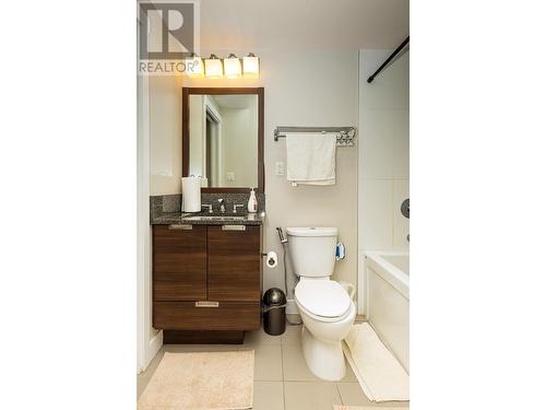 2606 2968 Glen Drive, Coquitlam, BC - Indoor Photo Showing Bathroom