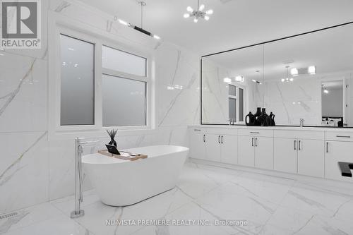 2152 Tripp Drive, London, ON - Indoor Photo Showing Bathroom