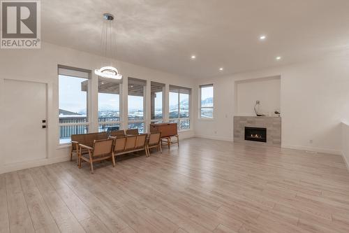 177 Holloway Drive, Kamloops, BC - Indoor Photo Showing Living Room With Fireplace